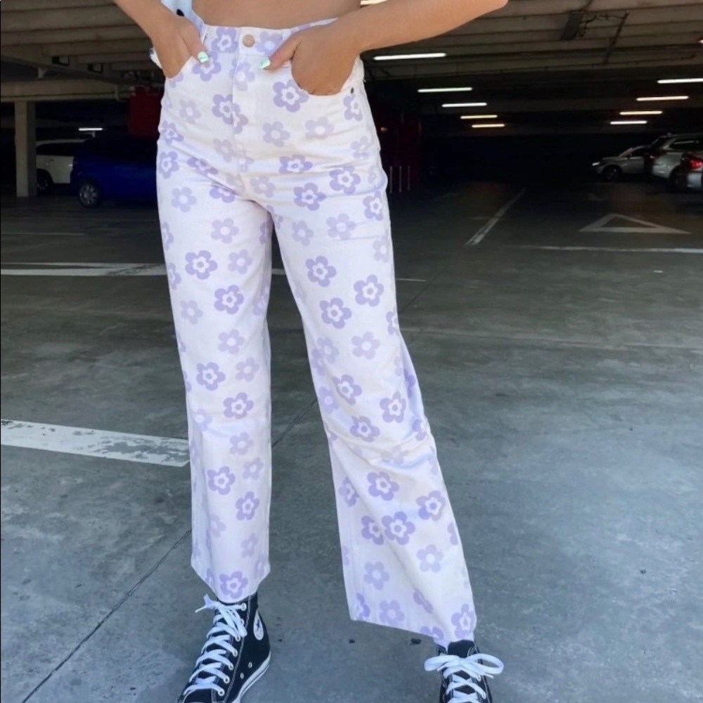 BNWT Shekou Woman flower jeans